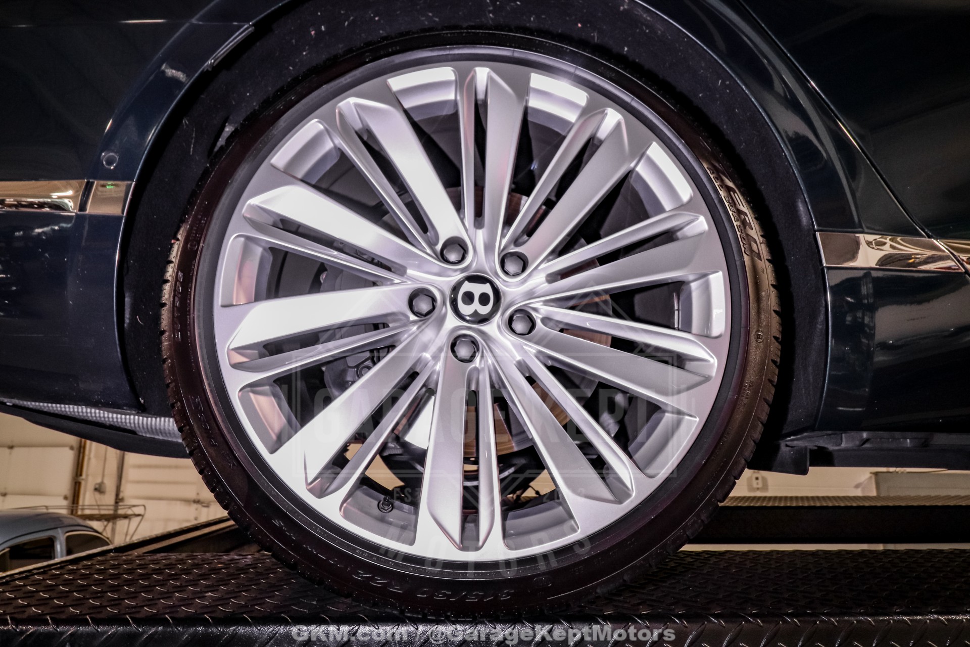 2023 Bentley Flying Spur 230