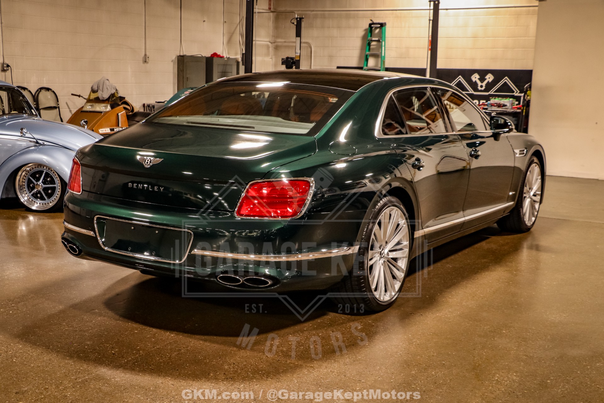 2023 Bentley Flying Spur 8