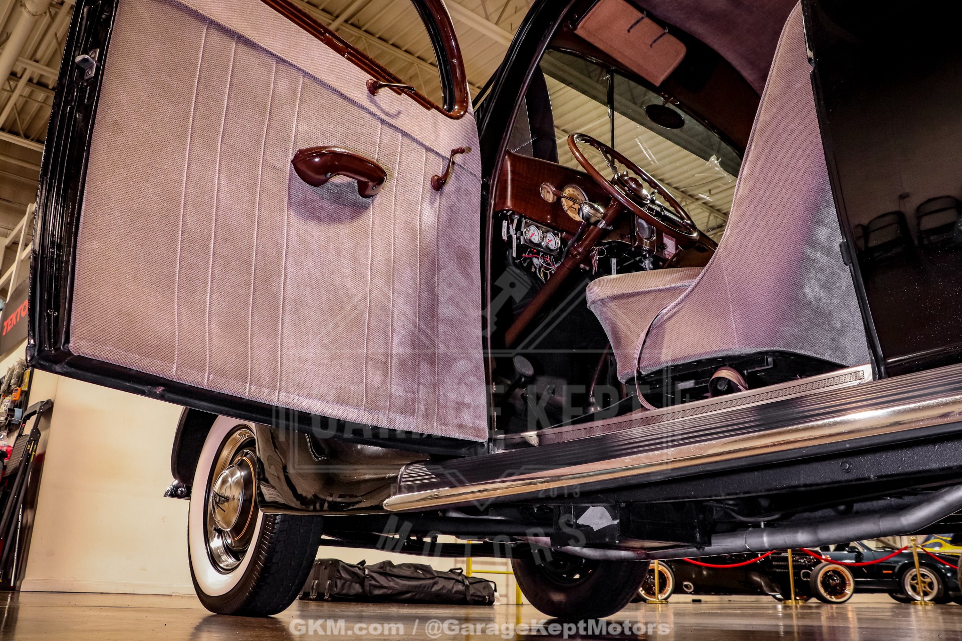 1936 Ford Model 48 / 68 93