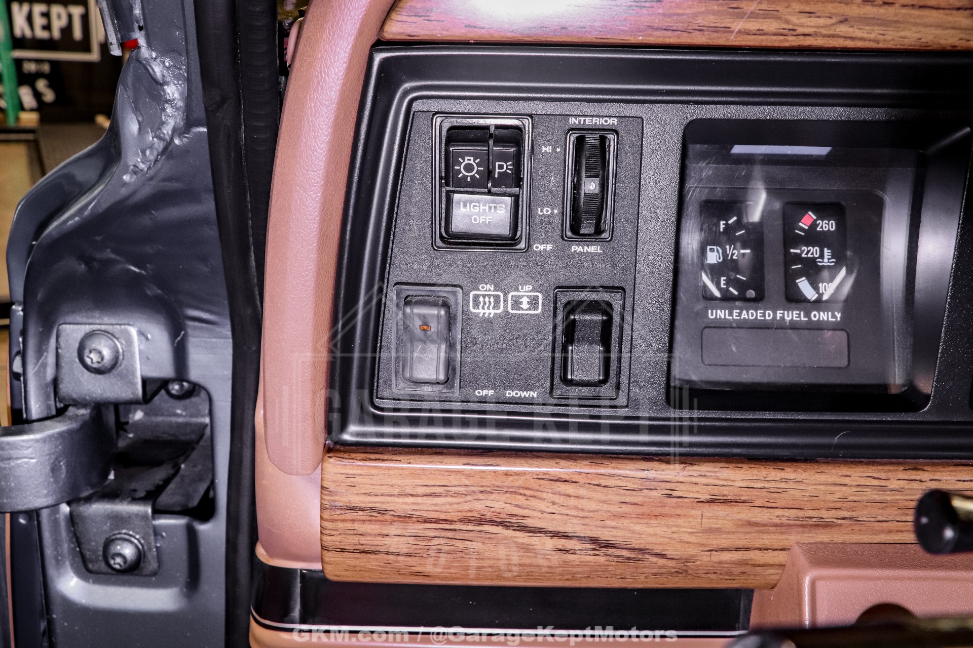 1987 Jeep Grand Wagoneer 125