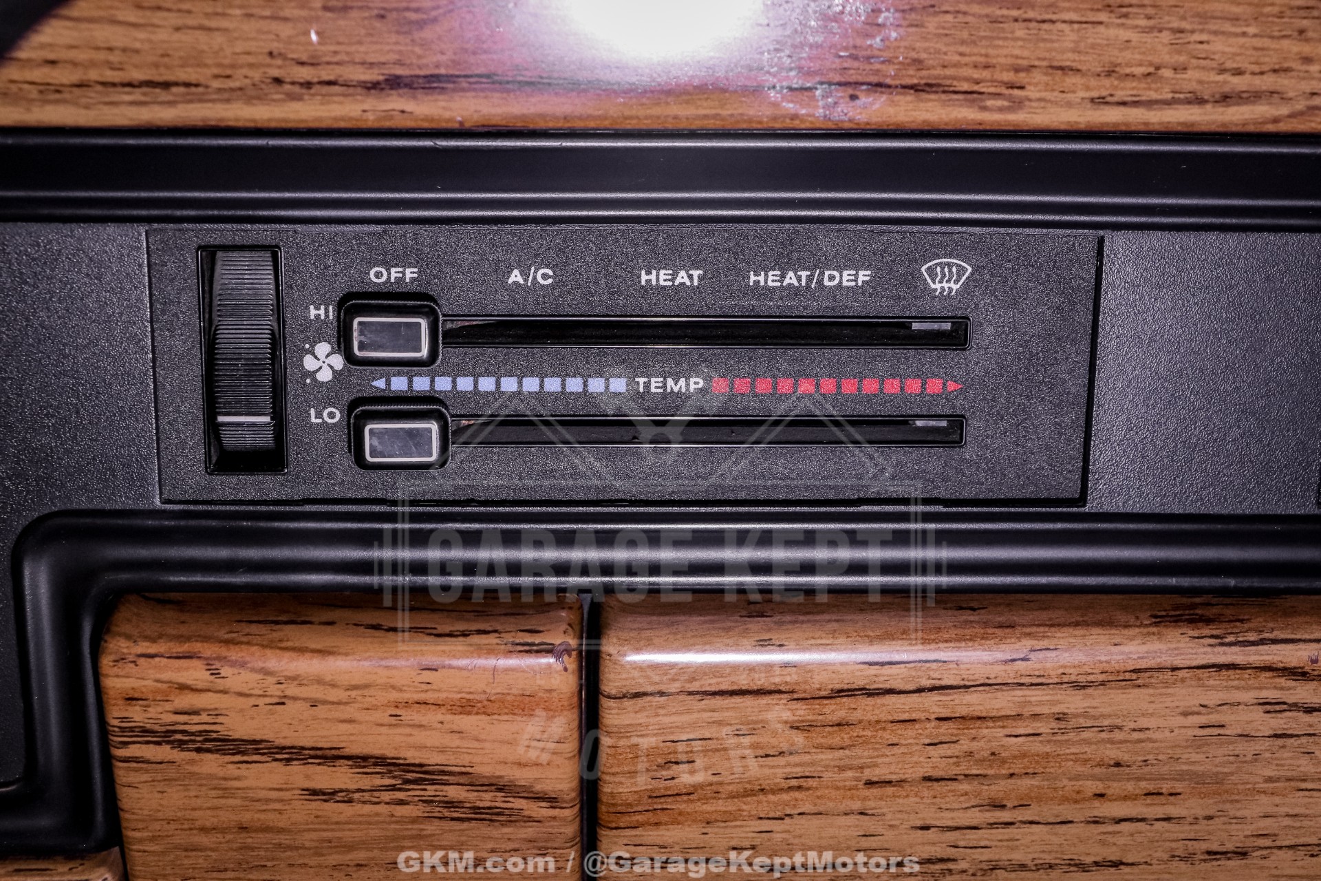 1987 Jeep Grand Wagoneer 131