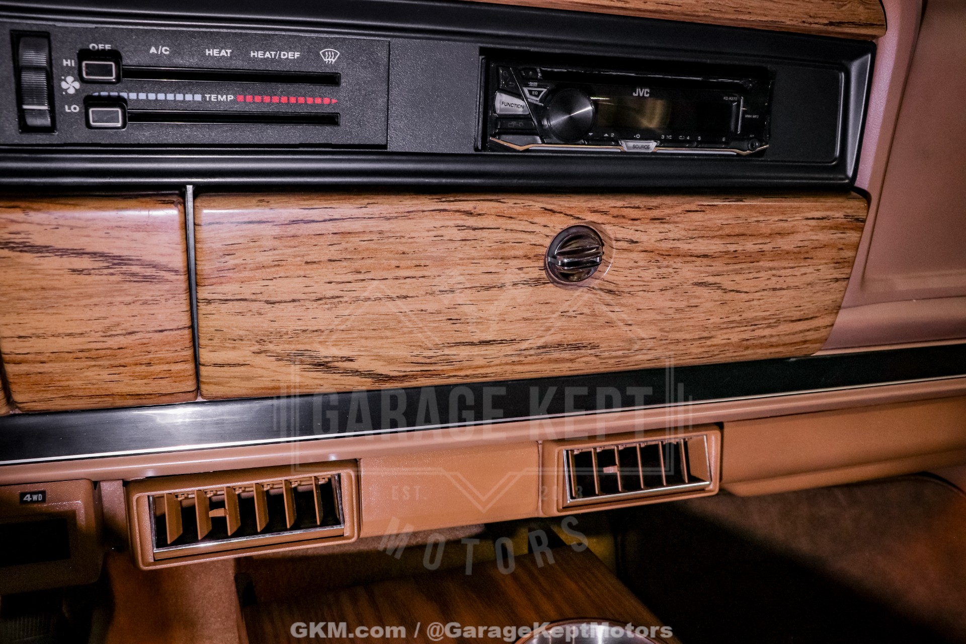 1987 Jeep Grand Wagoneer 135