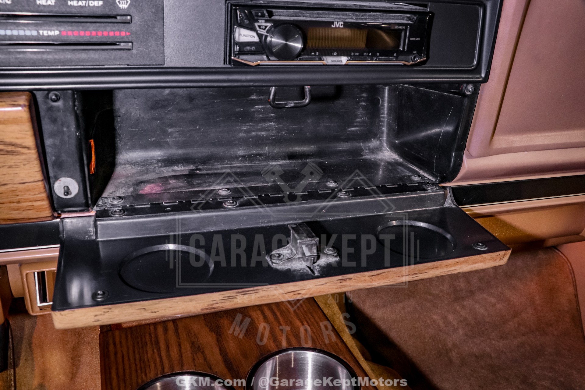1987 Jeep Grand Wagoneer 136