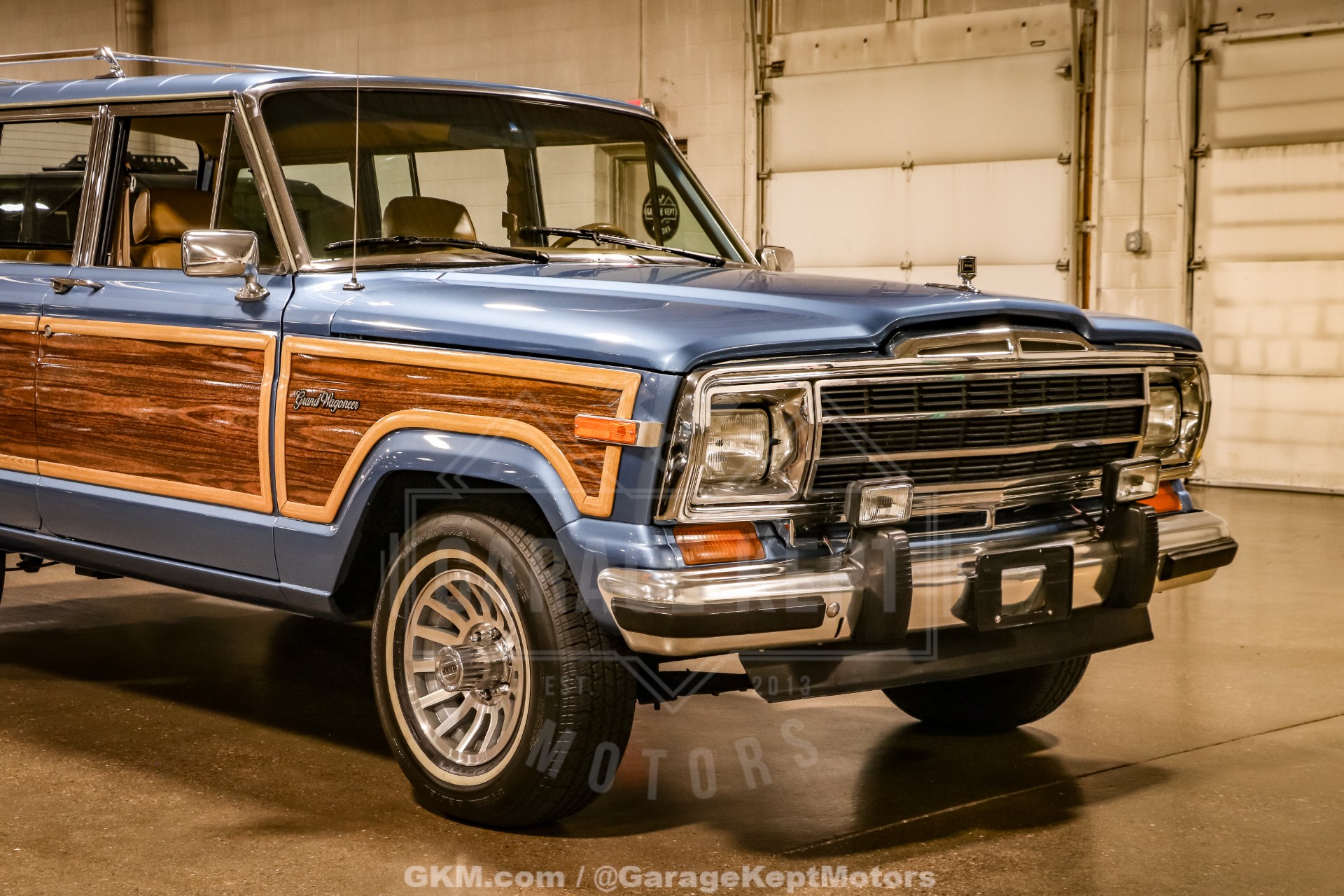 1987 Jeep Grand Wagoneer 13
