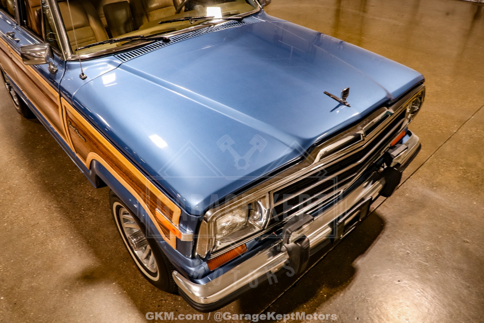 1987 Jeep Grand Wagoneer 14