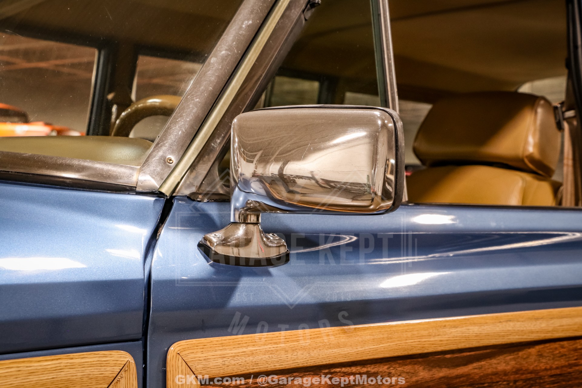 1987 Jeep Grand Wagoneer 26