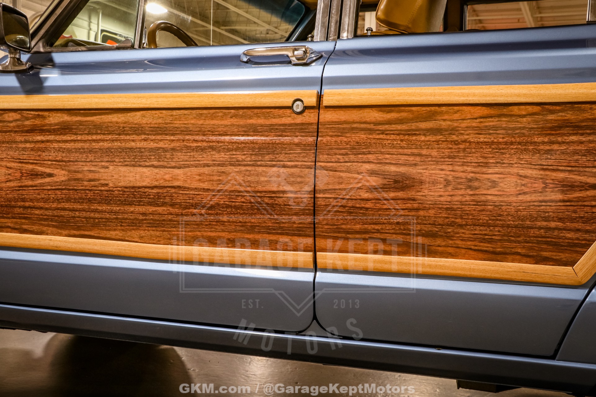 1987 Jeep Grand Wagoneer 32