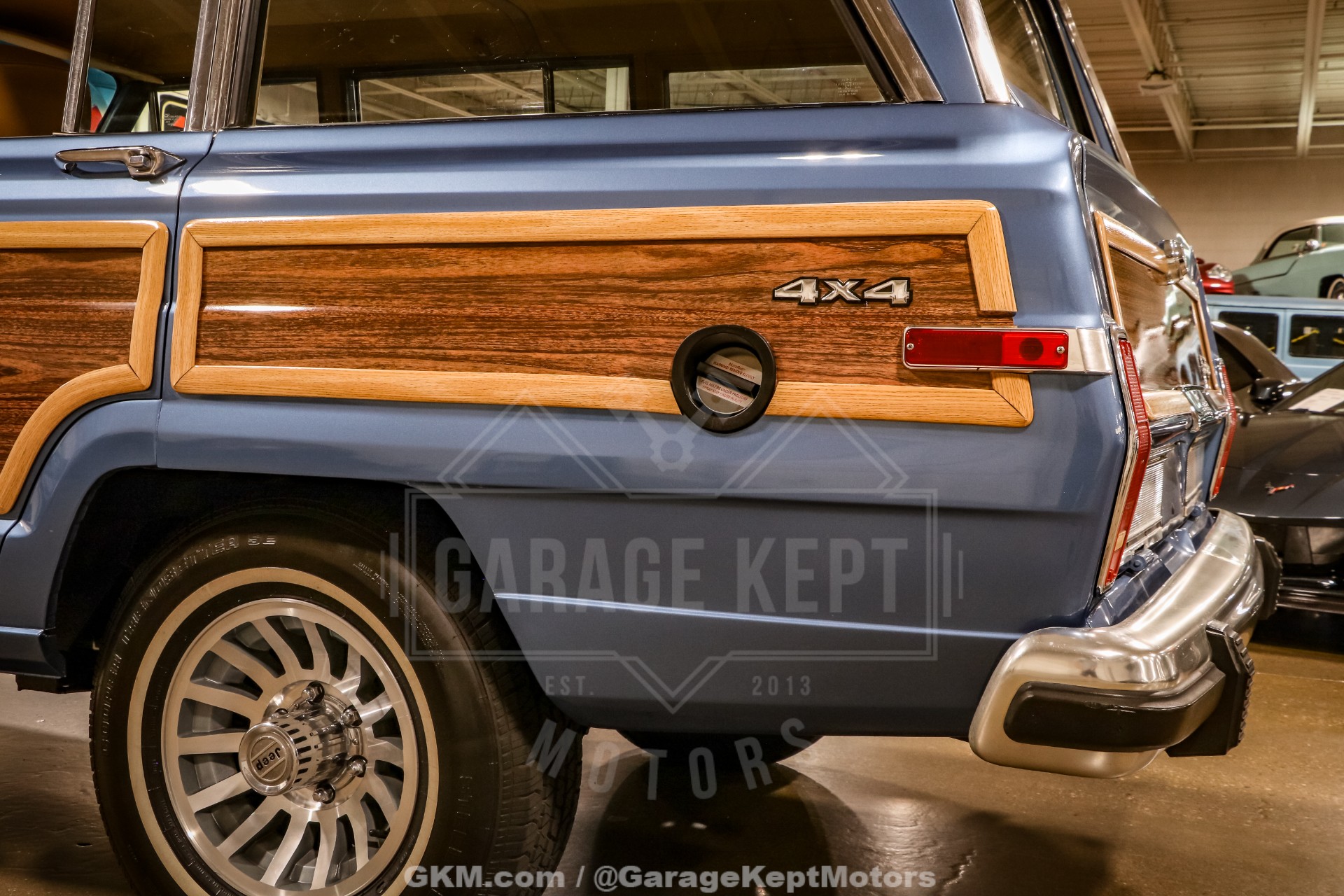1987 Jeep Grand Wagoneer 34