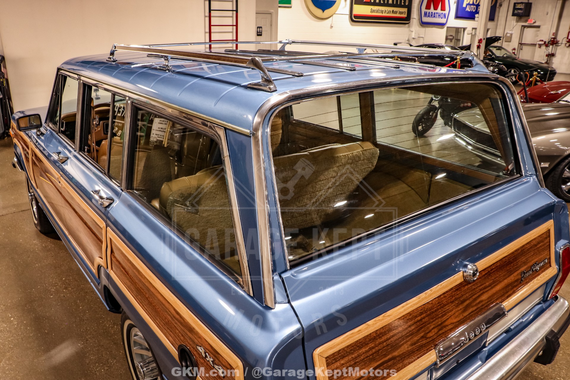 1987 Jeep Grand Wagoneer 35