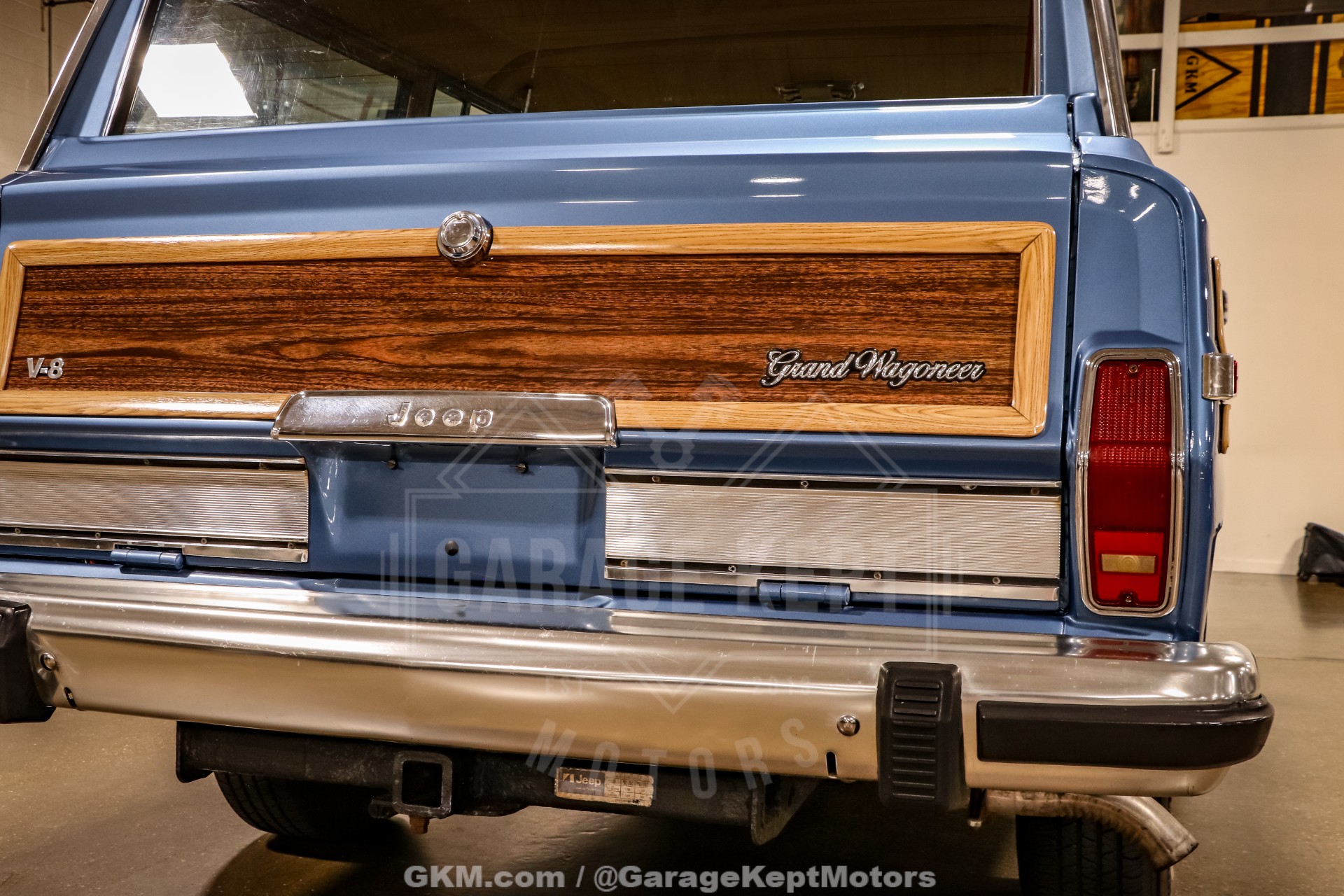 1987 Jeep Grand Wagoneer 38