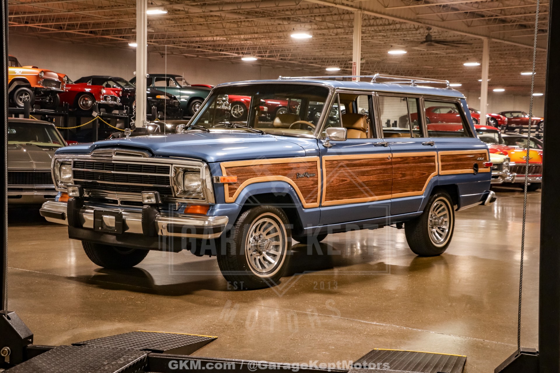 1987 Jeep Grand Wagoneer 3
