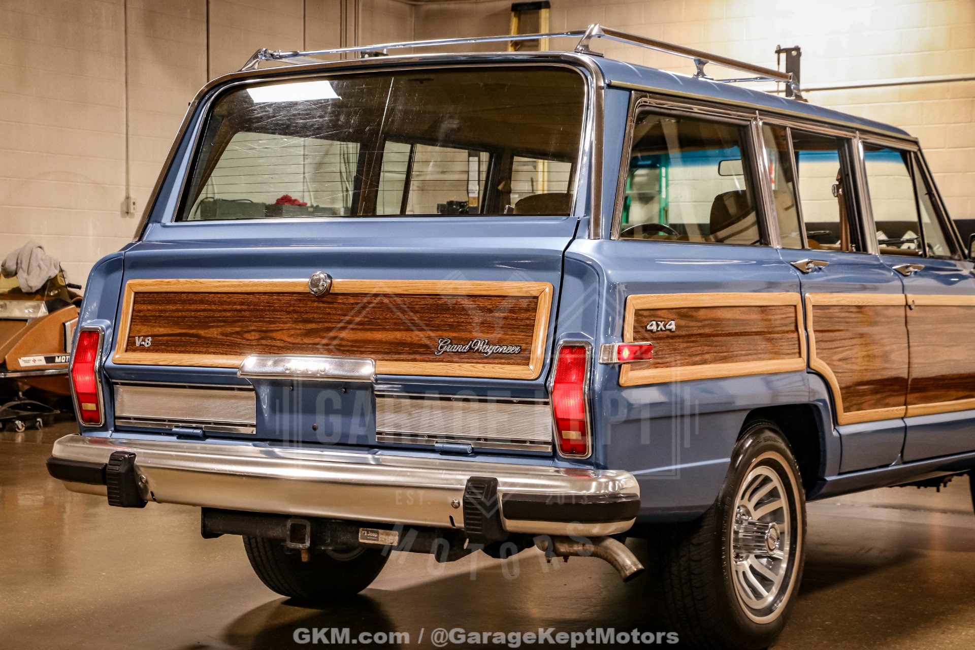1987 Jeep Grand Wagoneer 41