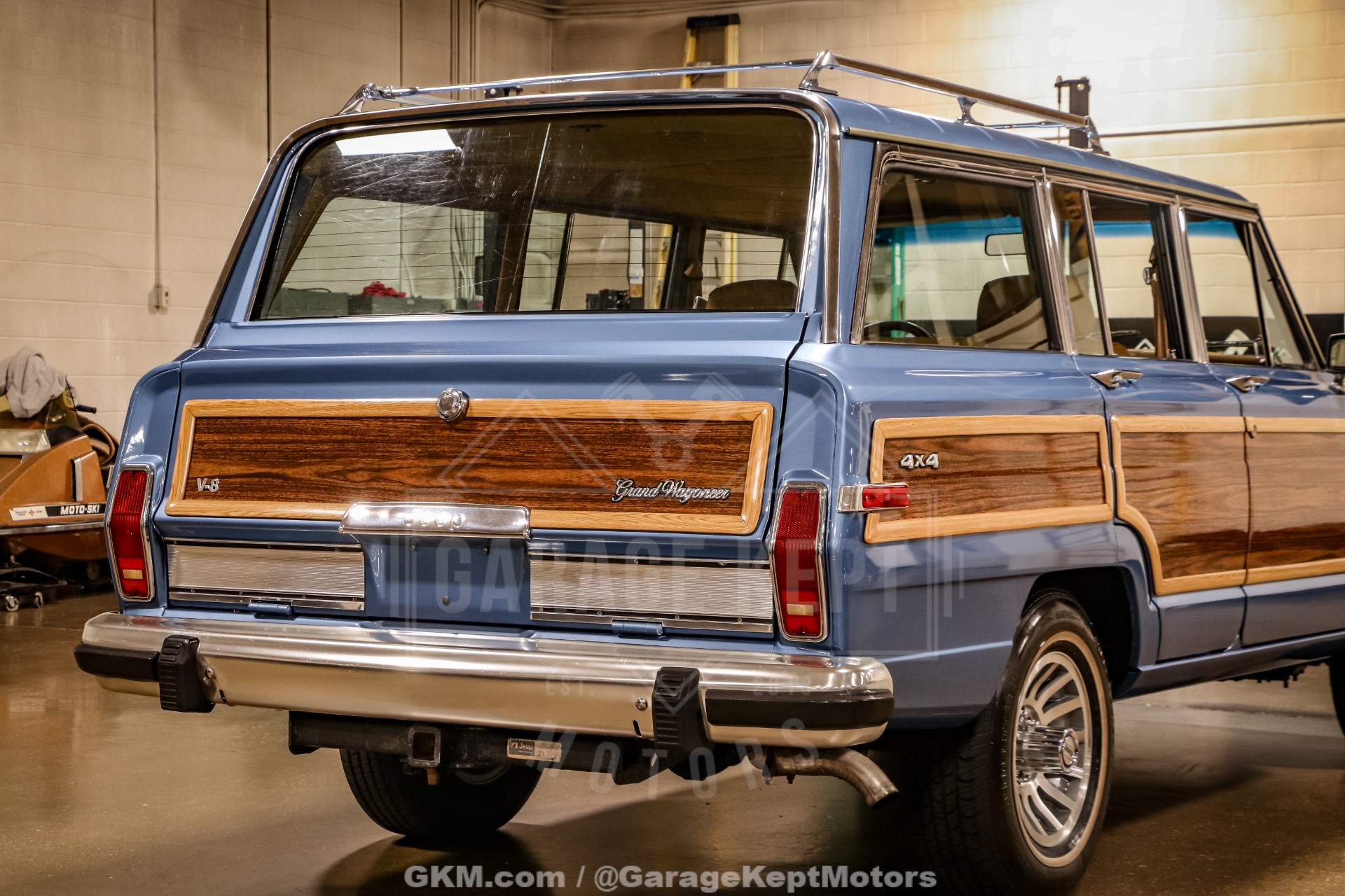 1987 Jeep Grand Wagoneer 44