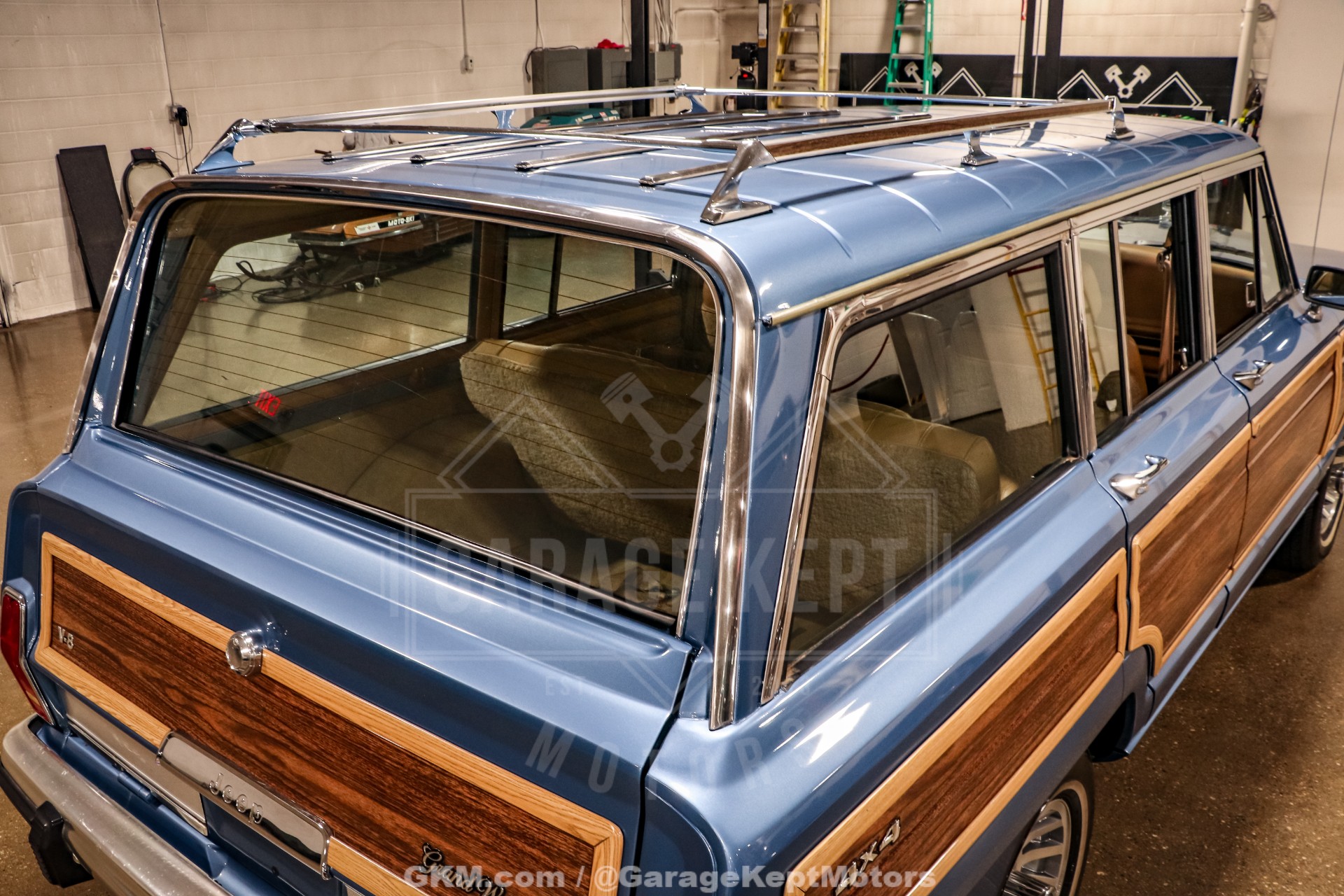 1987 Jeep Grand Wagoneer 46