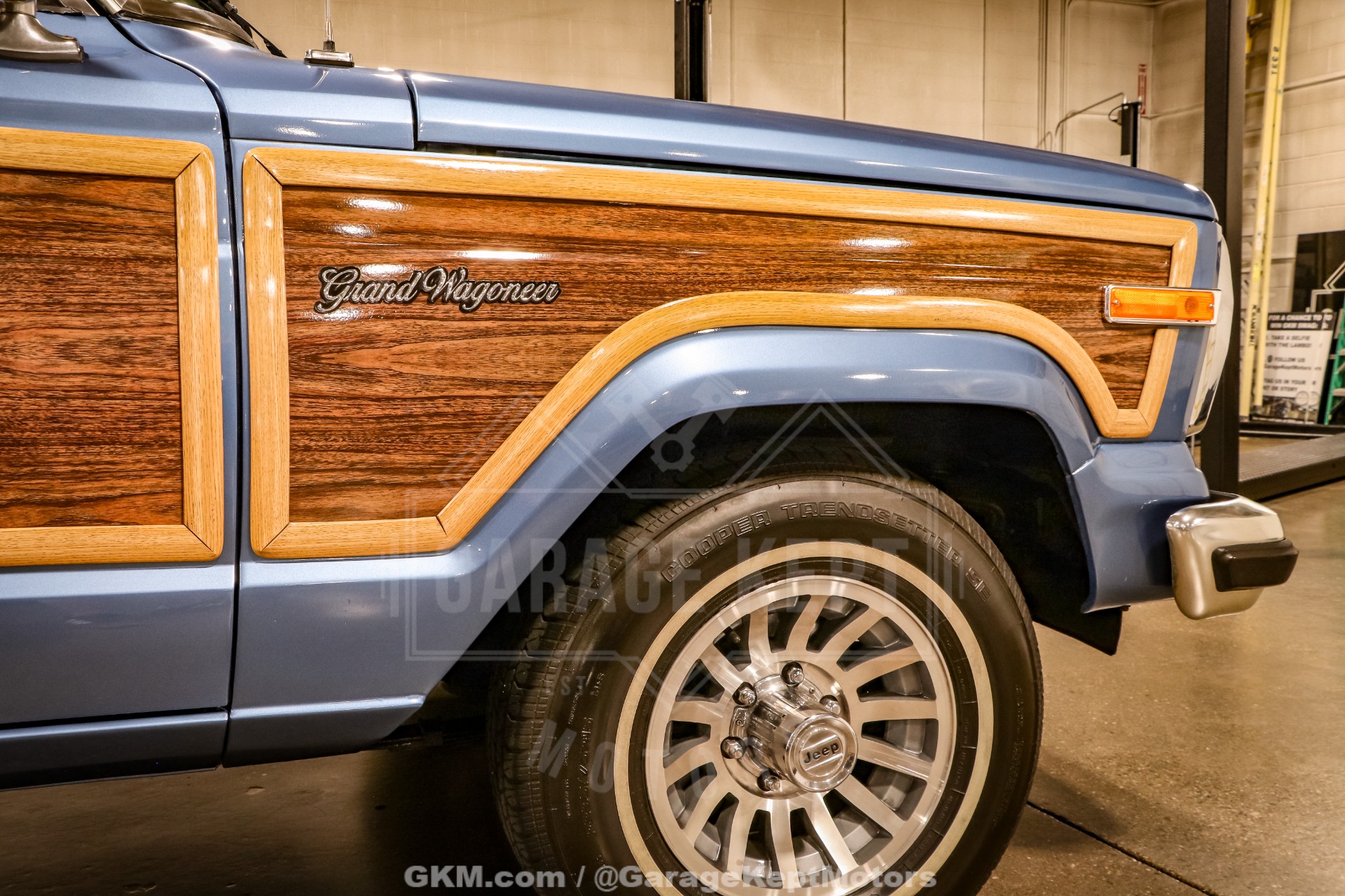 1987 Jeep Grand Wagoneer 52
