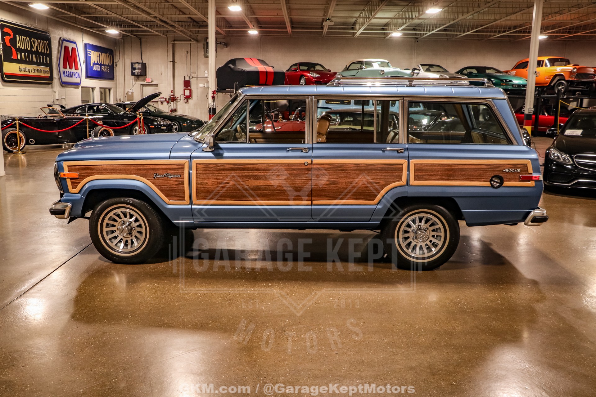 1987 Jeep Grand Wagoneer 5