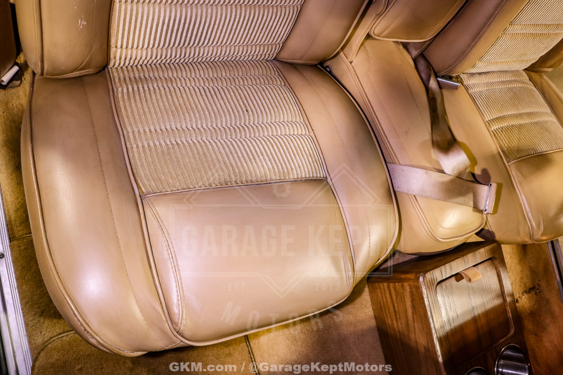 1987 Jeep Grand Wagoneer 73