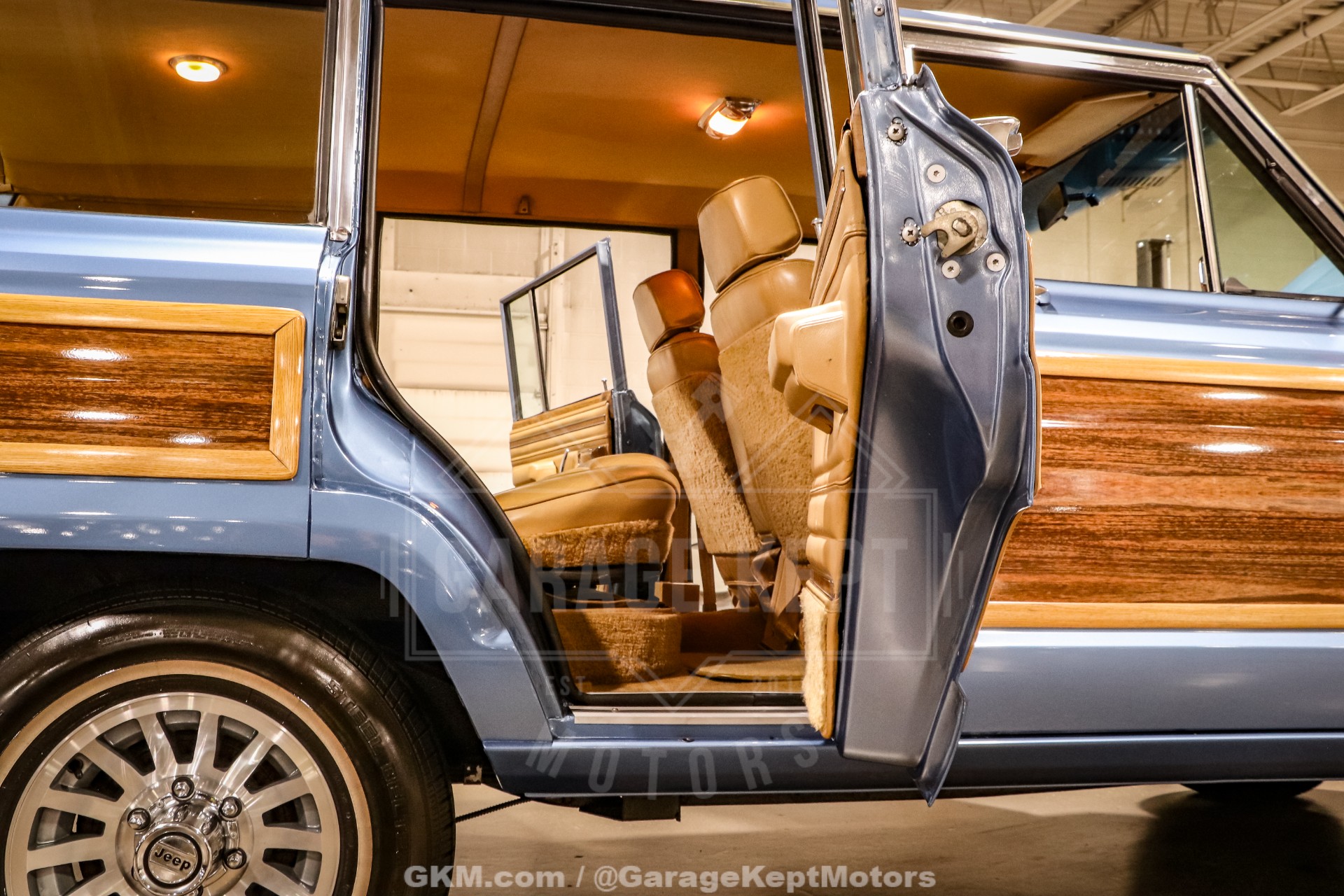 1987 Jeep Grand Wagoneer 76