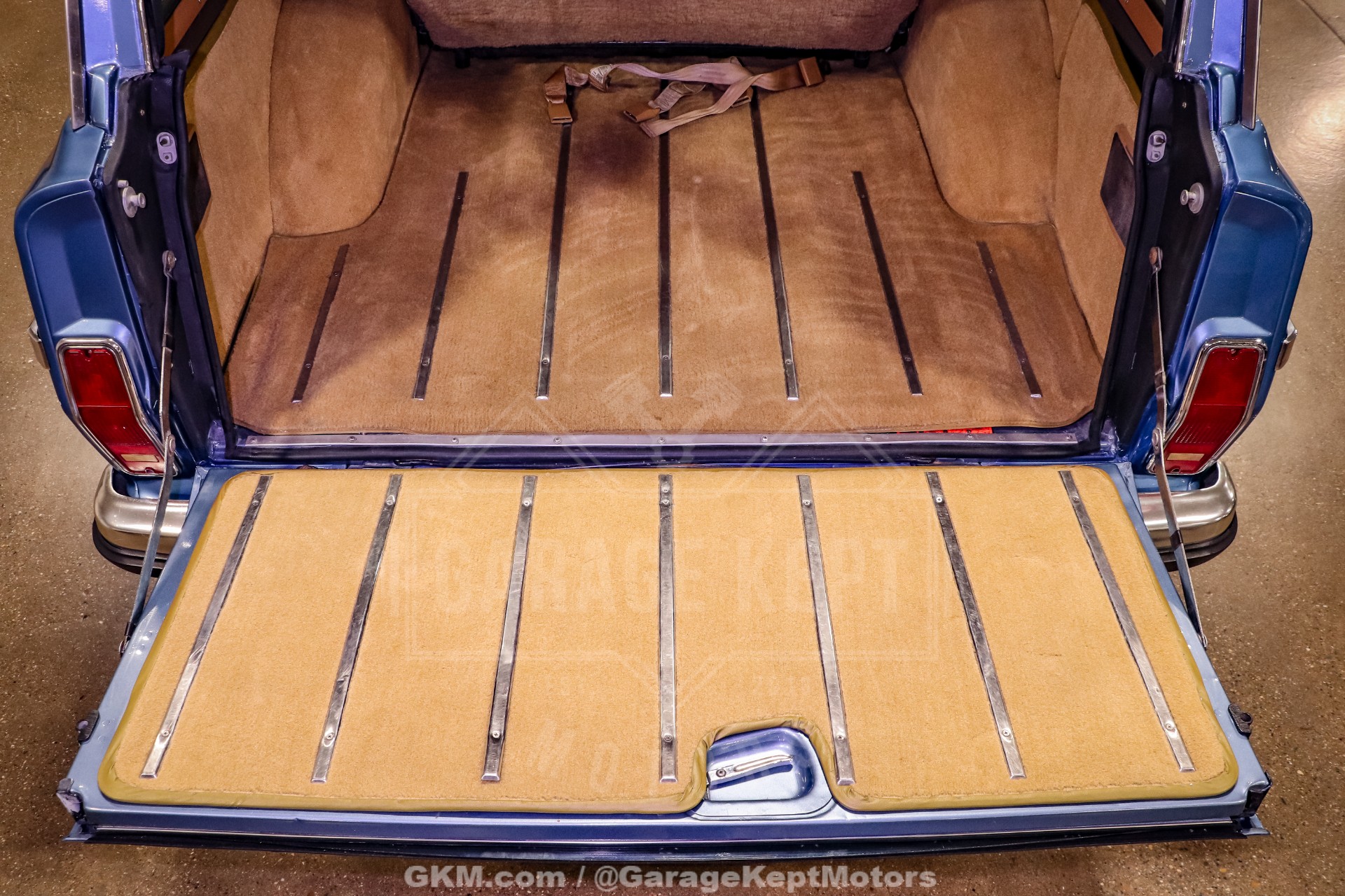1987 Jeep Grand Wagoneer 92