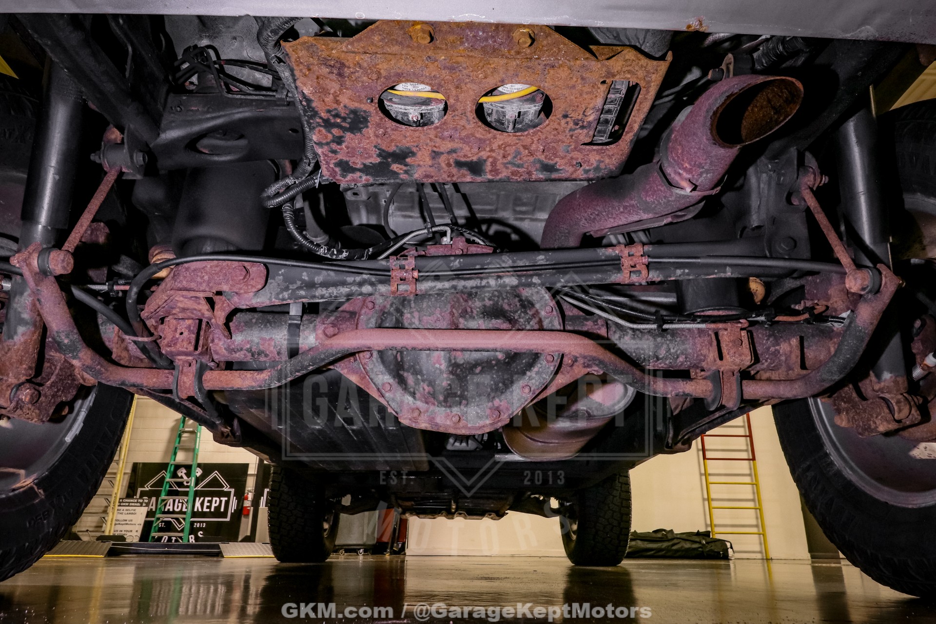 2009 HUMMER H2 205