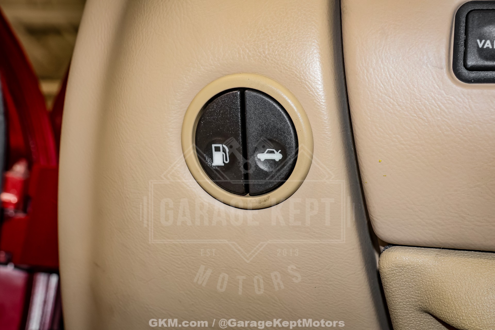 2000 Jaguar XK-Series 102
