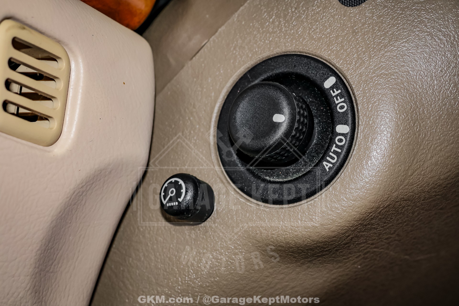 2000 Jaguar XK-Series 104