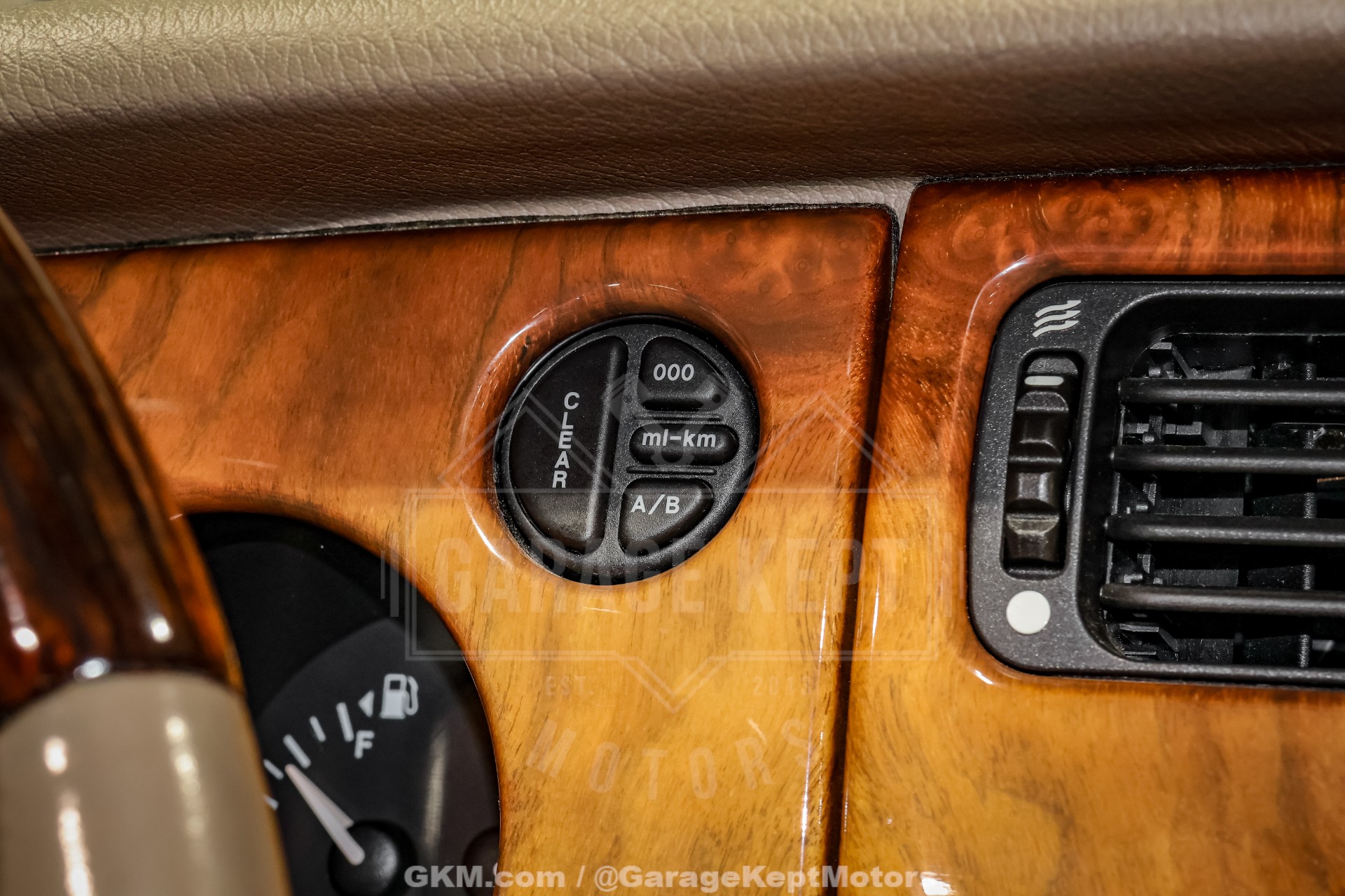 2000 Jaguar XK-Series 107