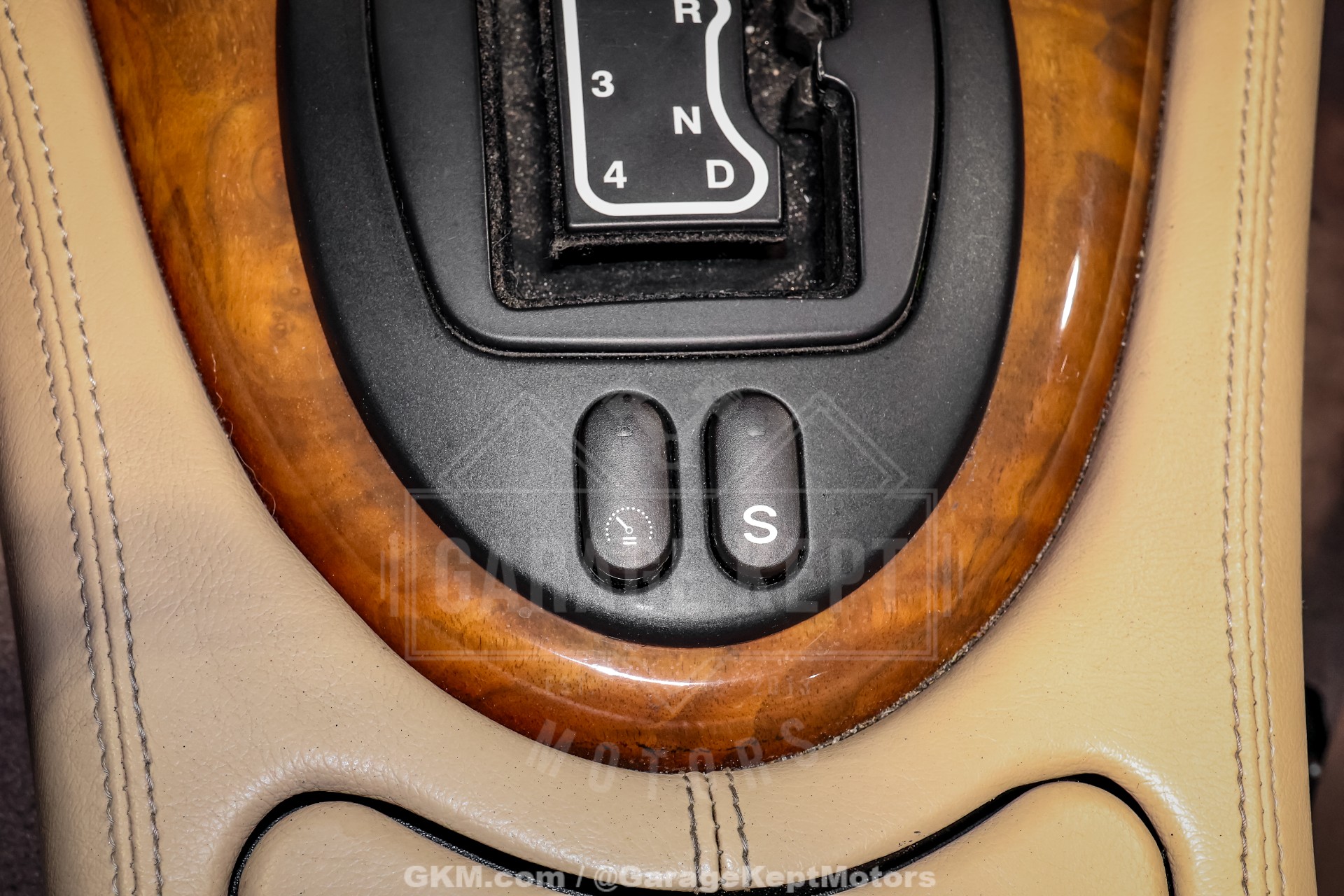 2000 Jaguar XK-Series 115