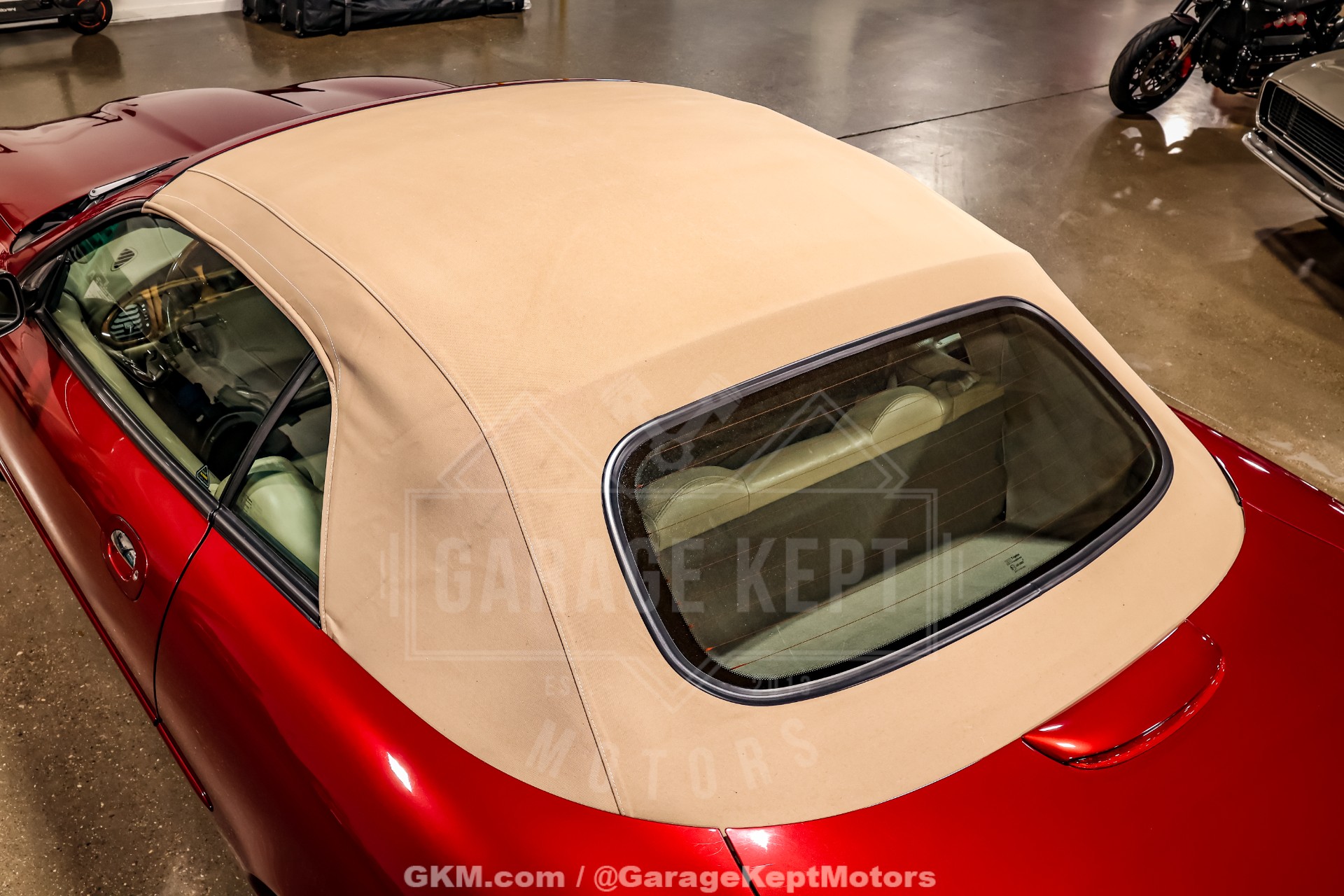 2000 Jaguar XK-Series 12