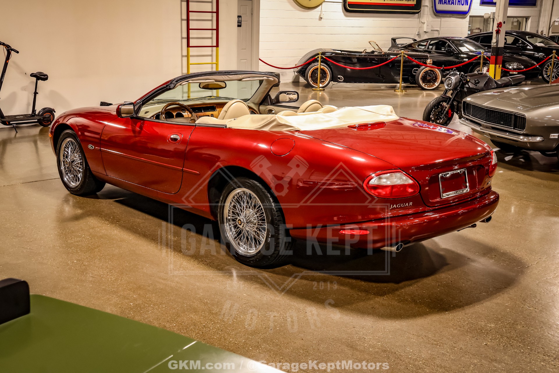 2000 Jaguar XK-Series 21