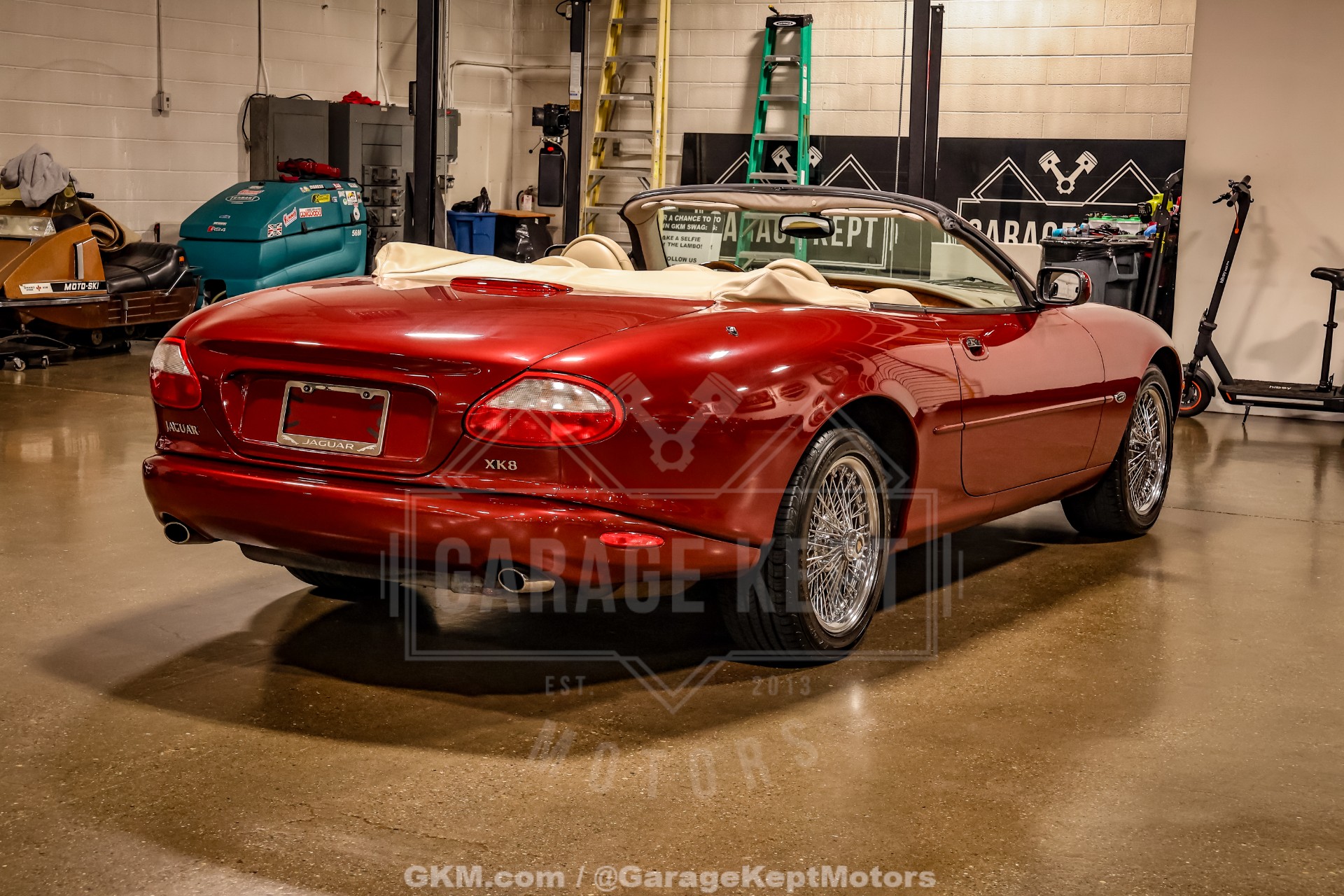 2000 Jaguar XK-Series 23