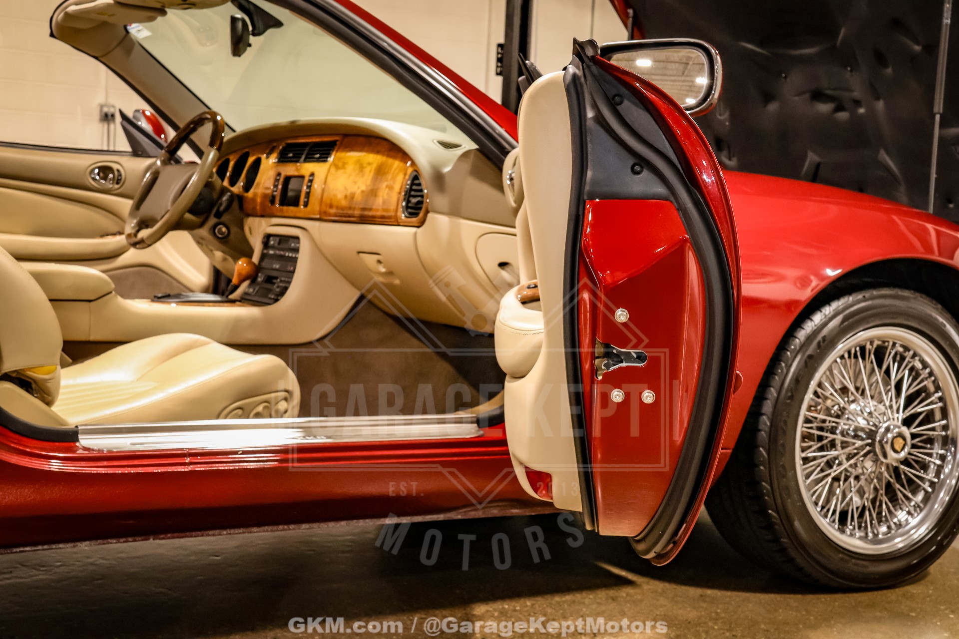 2000 Jaguar XK-Series 48
