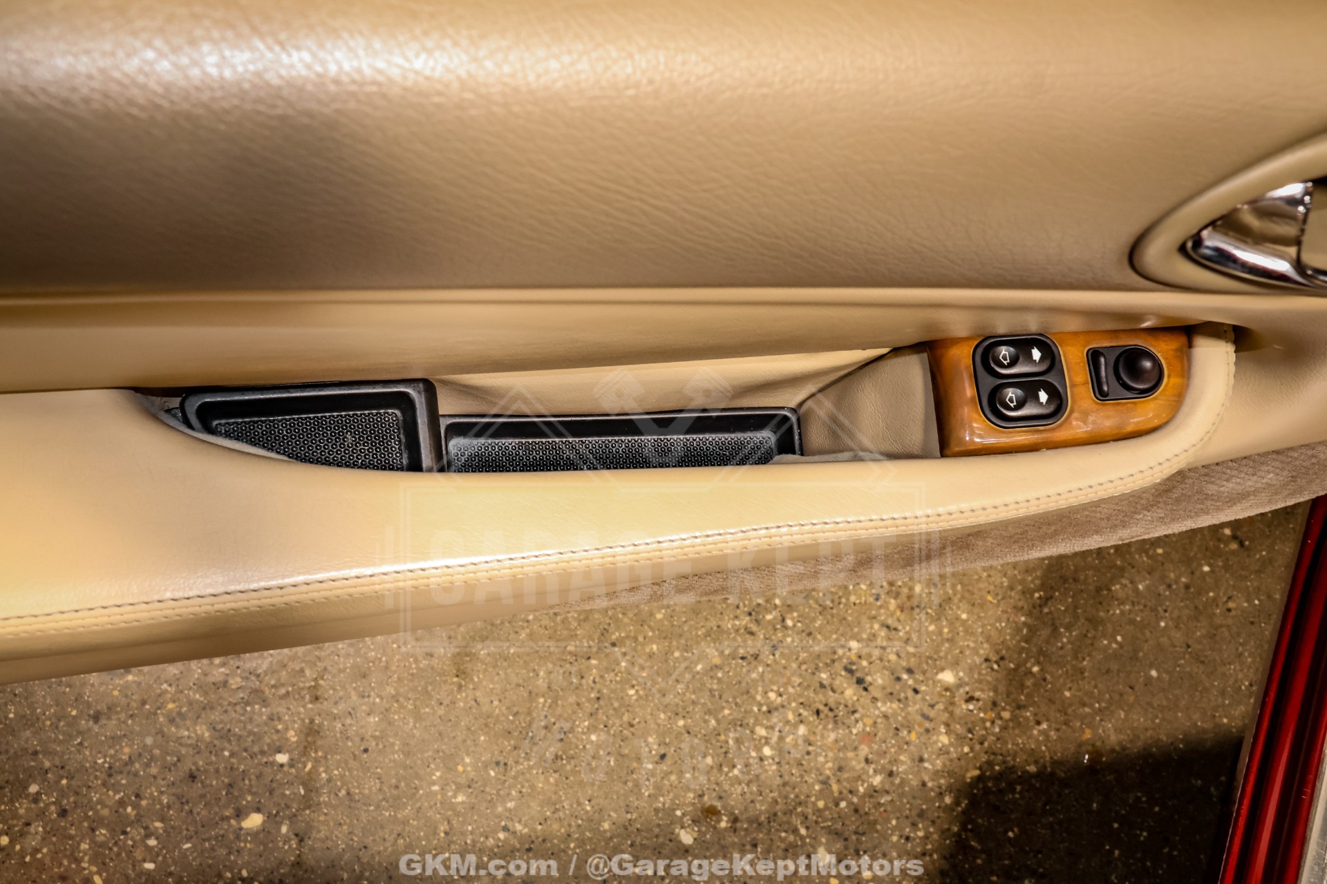 2000 Jaguar XK-Series 80