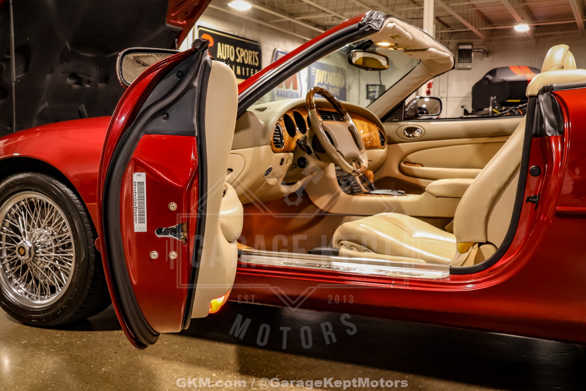 2000 Jaguar XK-Series 81