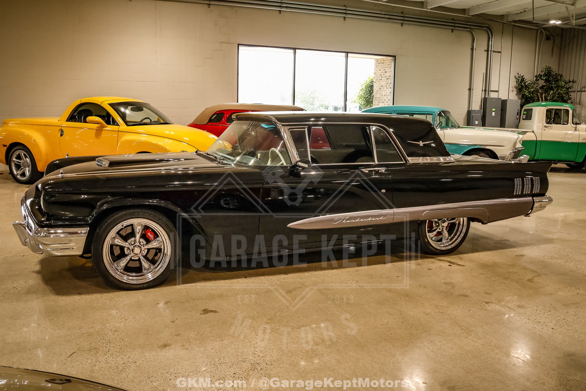 1960 Ford Thunderbird 4