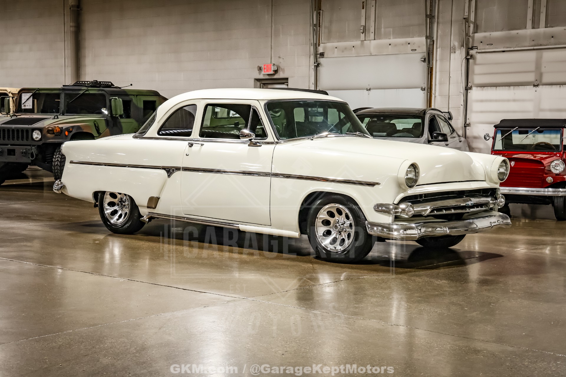 1954 Ford Crestline Skyliner 1