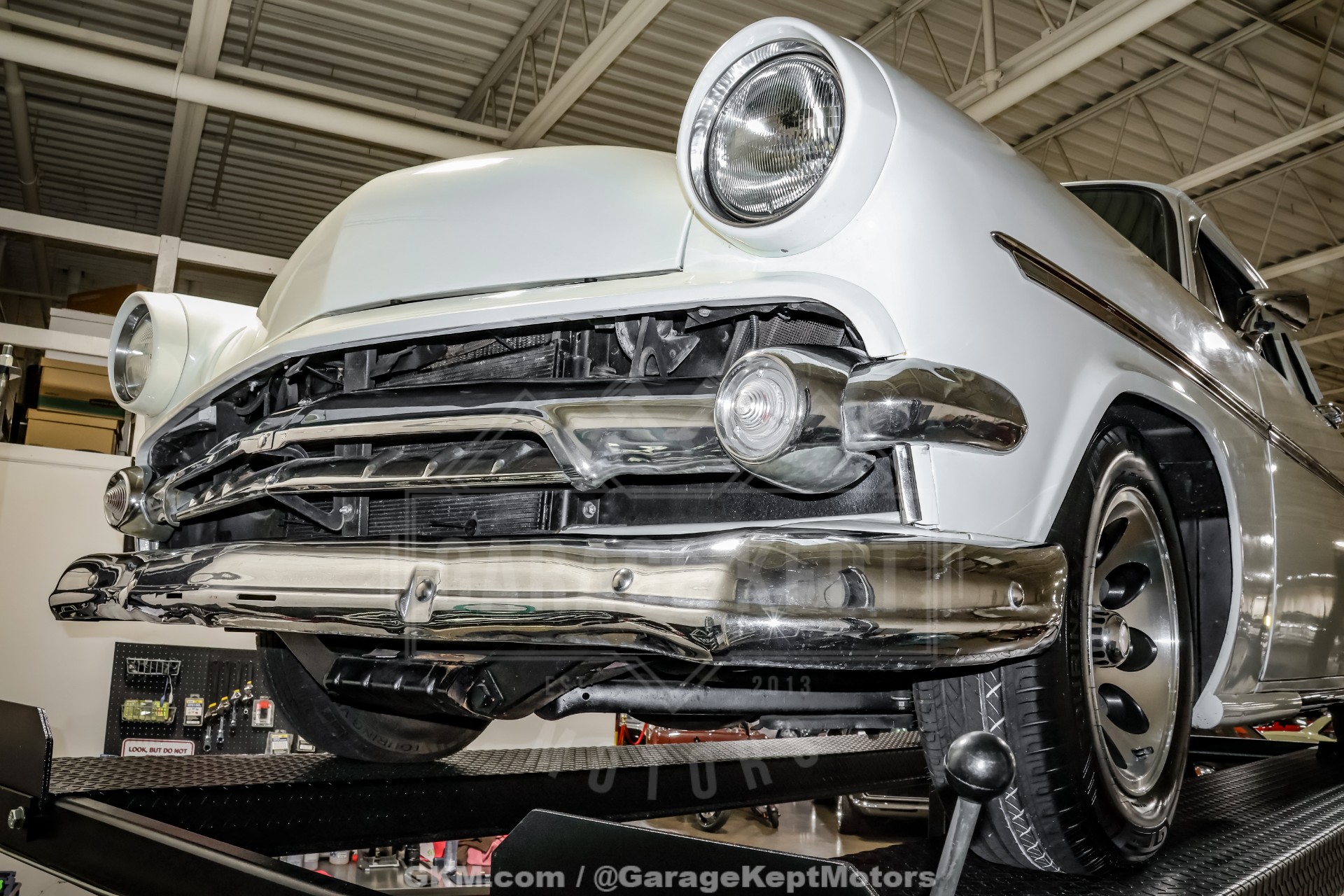 1954 Ford Crestline Skyliner 148