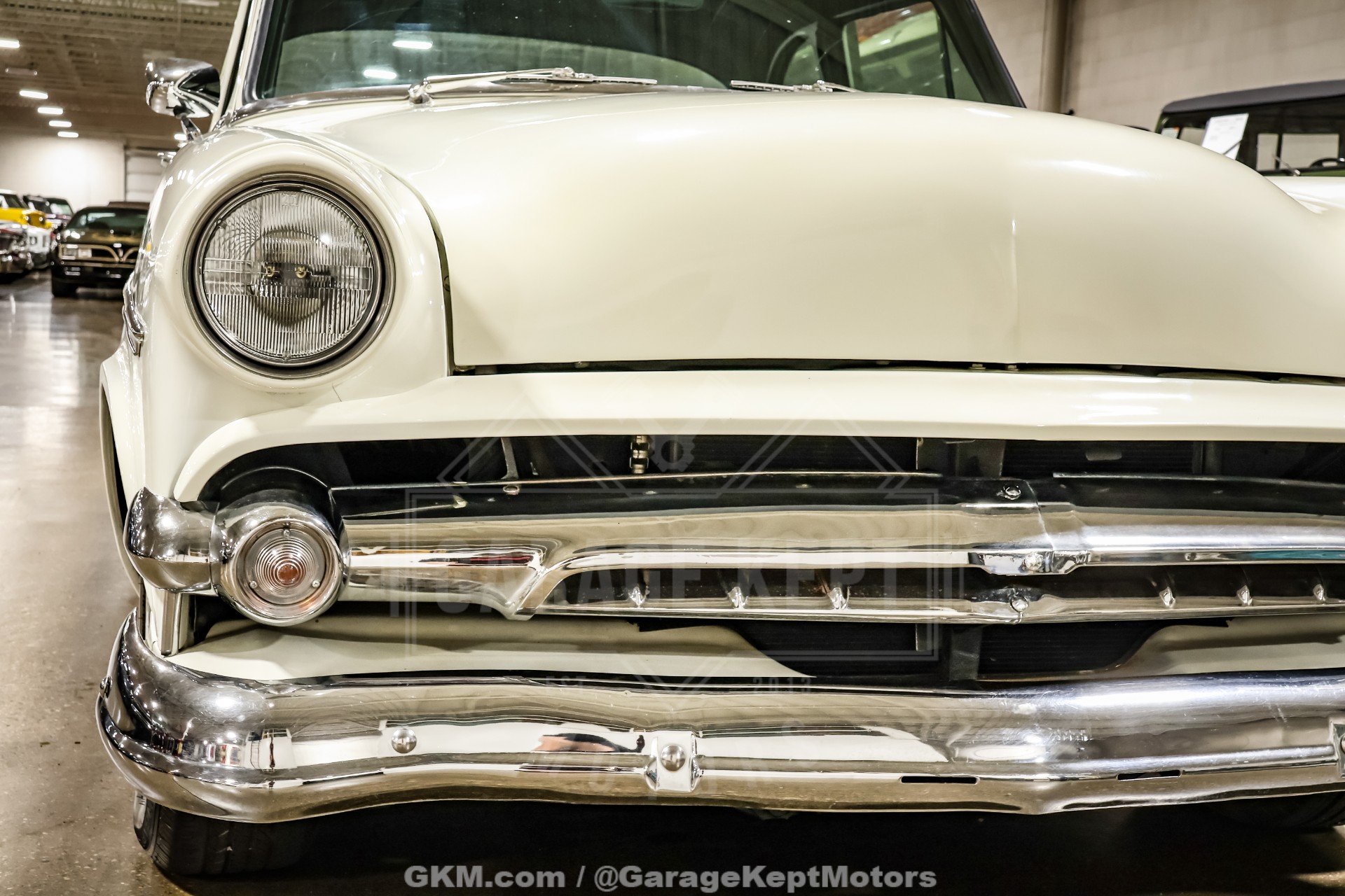 1954 Ford Crestline Skyliner 17
