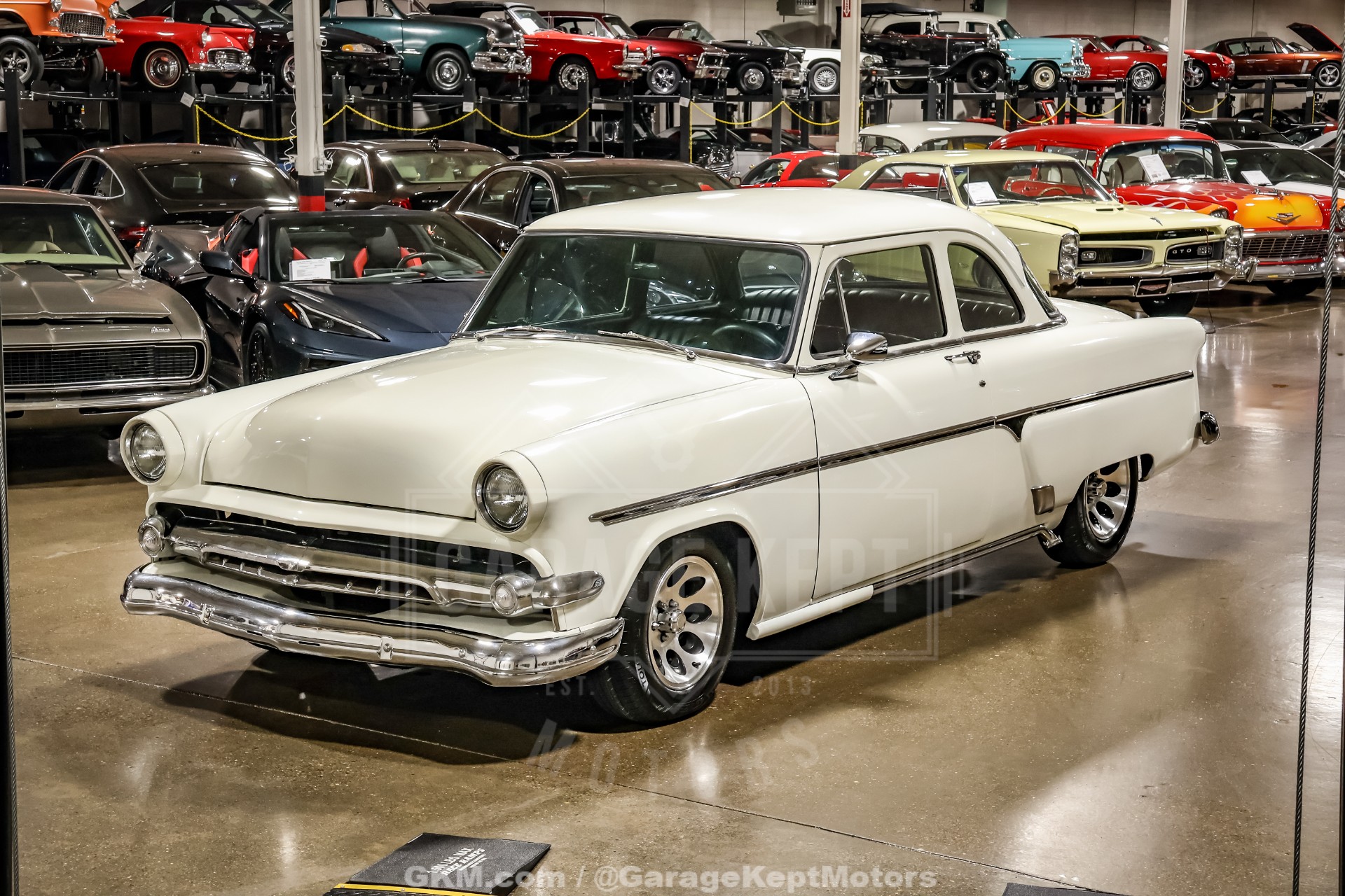 1954 Ford Crestline Skyliner 29
