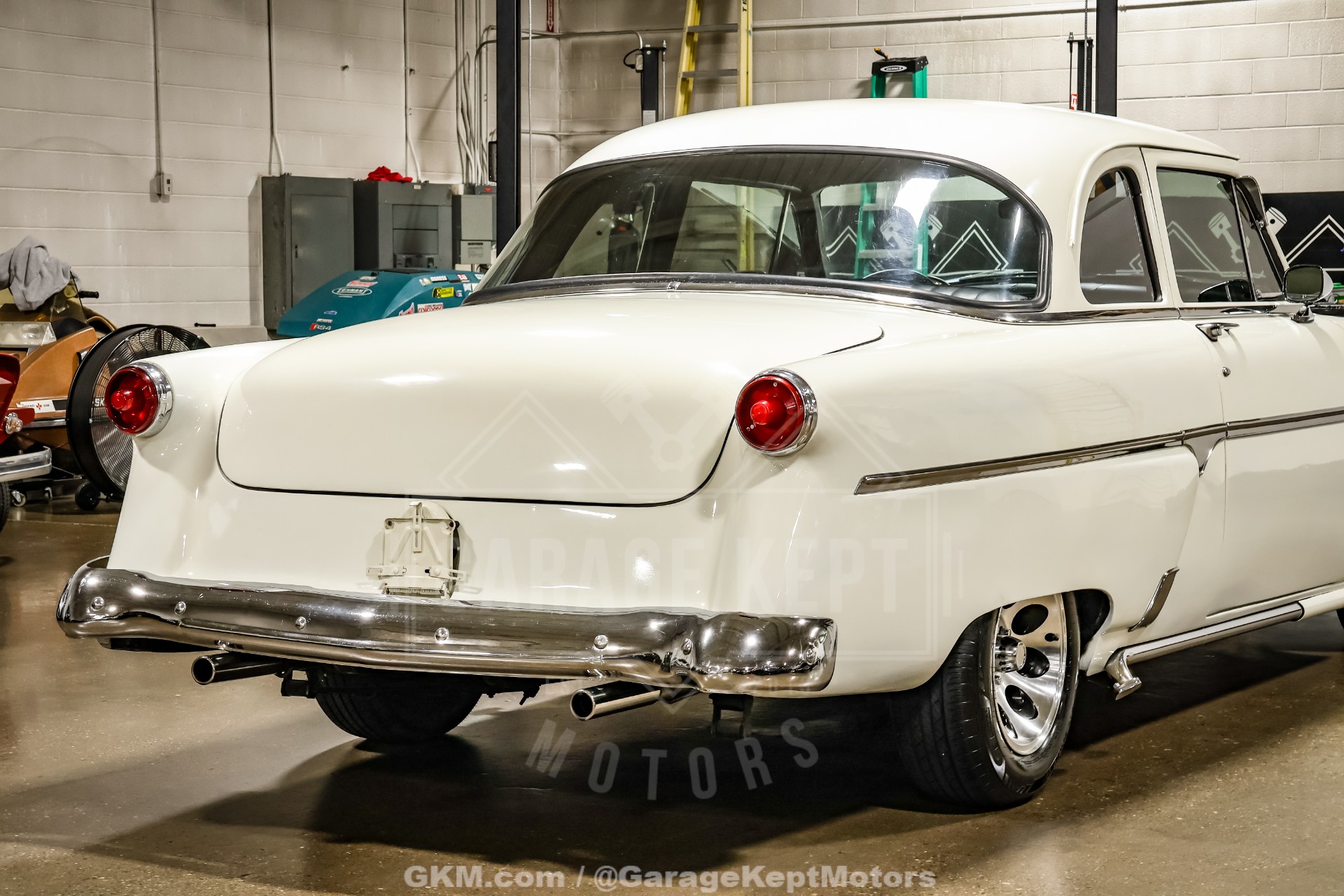 1954 Ford Crestline Skyliner 44