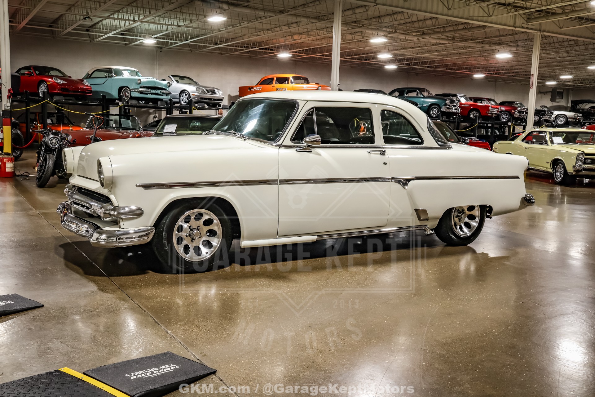 1954 Ford Crestline Skyliner 4