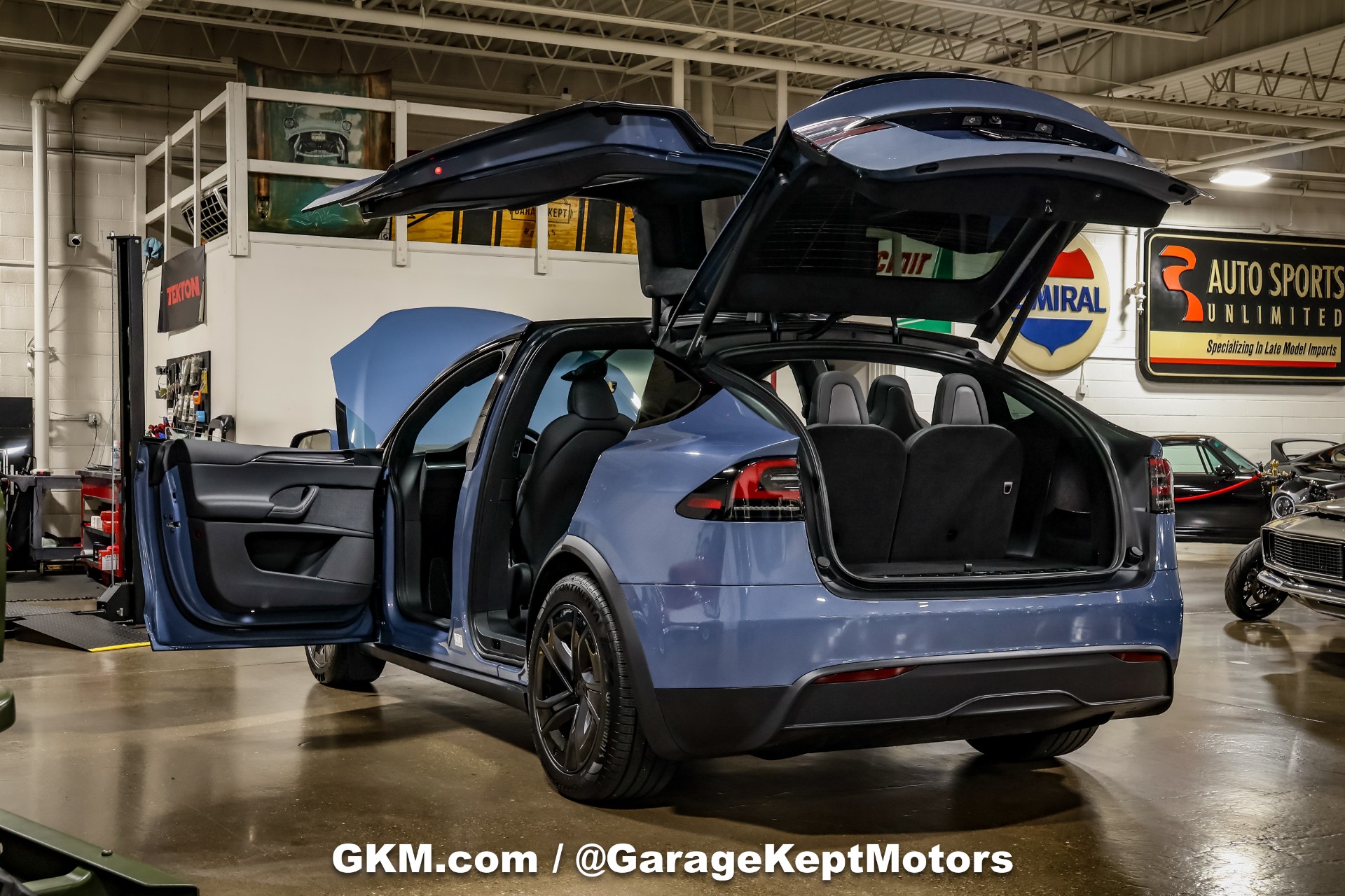 2026 Tesla Model X 72