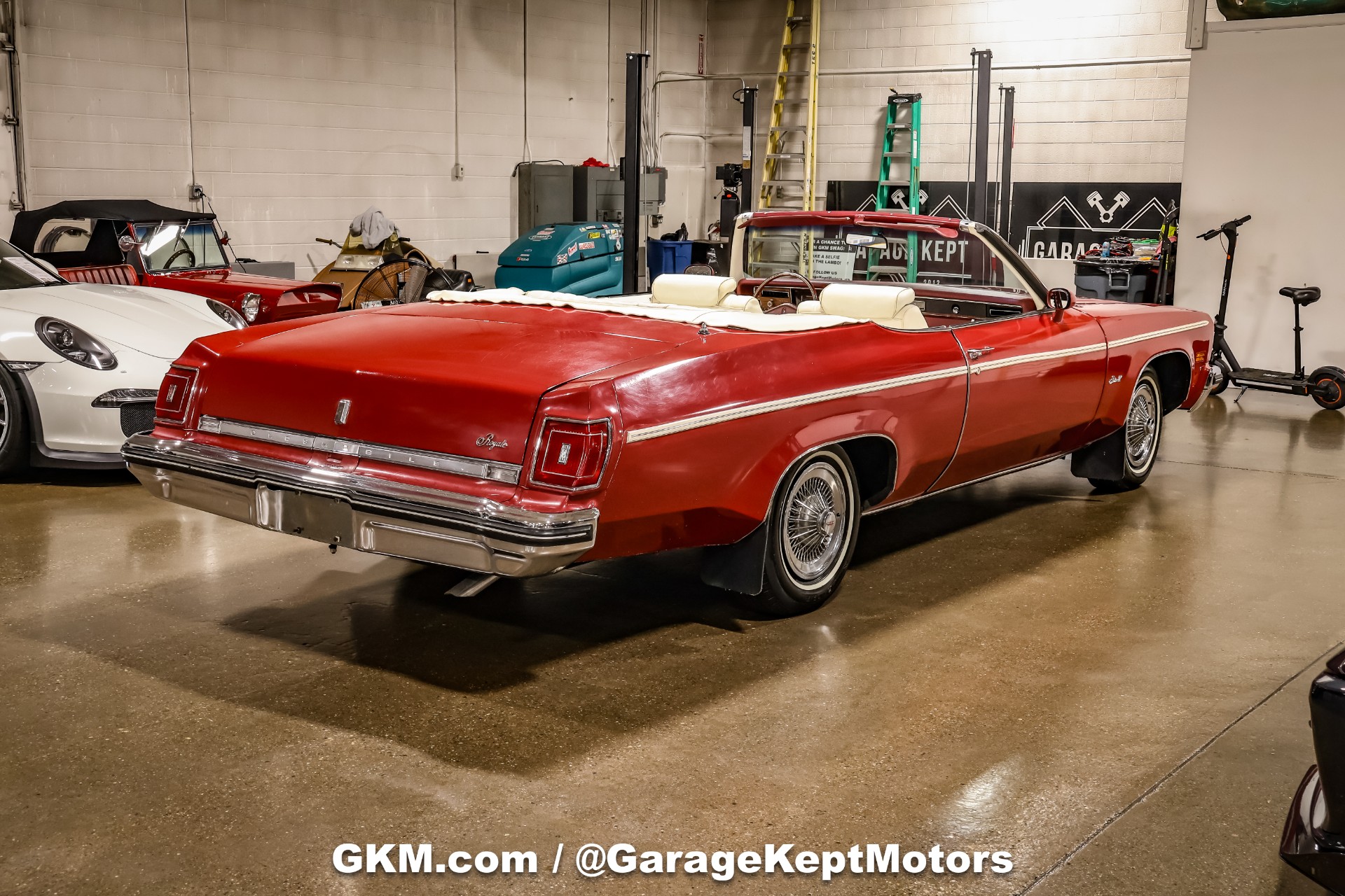 1975 Oldsmobile Delta 88 Royale 23