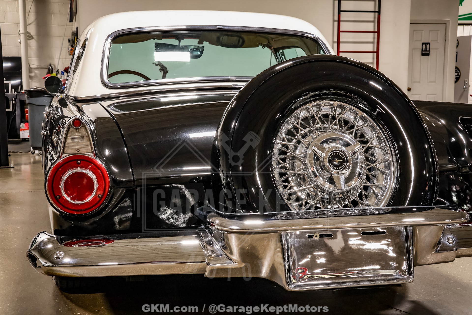 1956 Ford Thunderbird 42