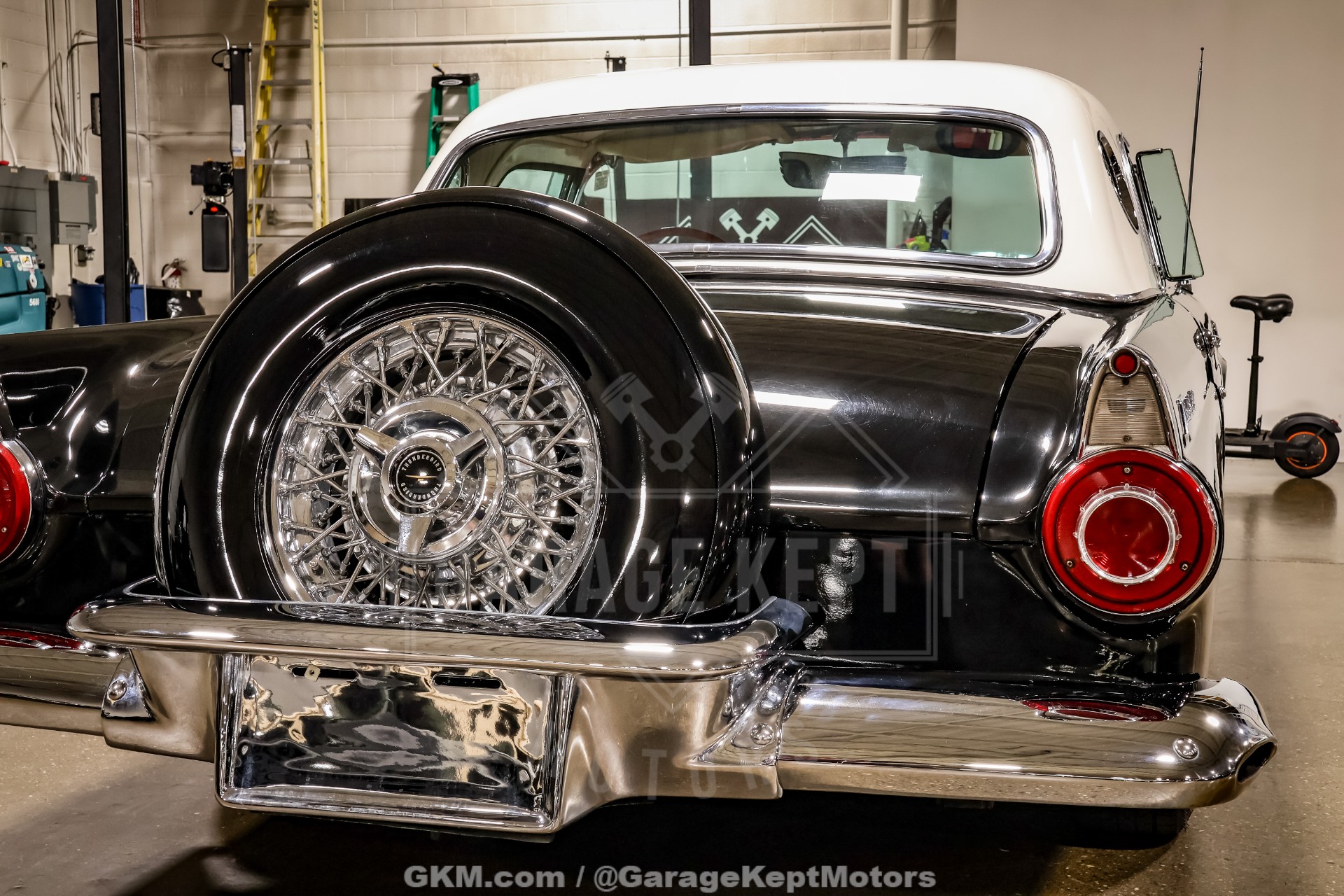 1956 Ford Thunderbird 43