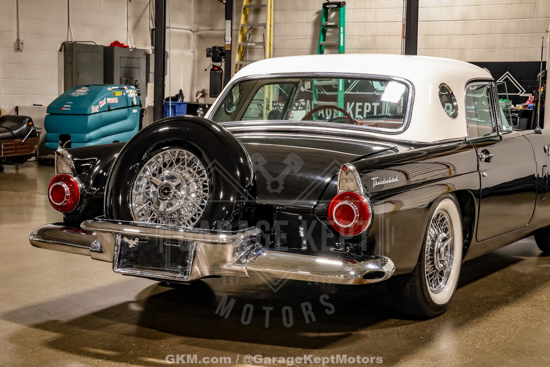 1956 Ford Thunderbird 47