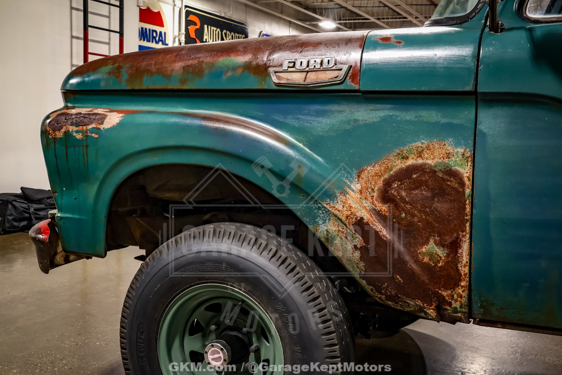 1964 Ford F350 33