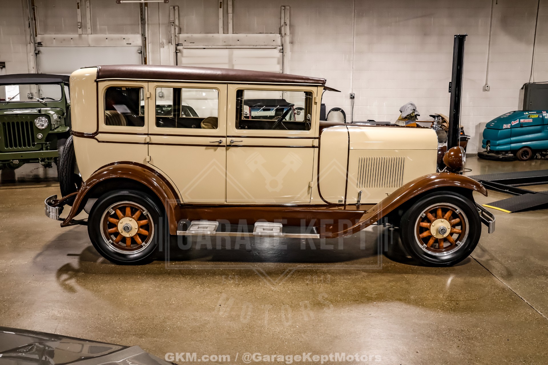1928 Oldsmobile F-28 10