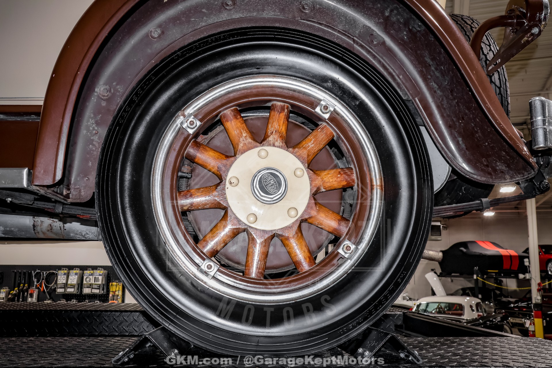 1928 Oldsmobile F-28 153