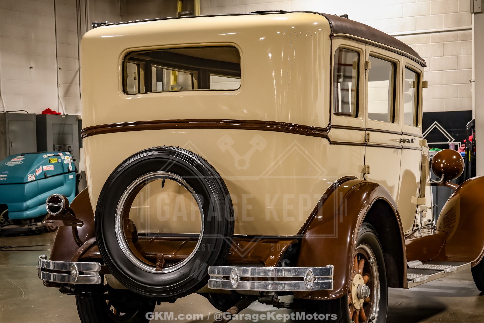 1928 Oldsmobile F-28 42